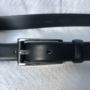 EUC Banana Republic black leather belt